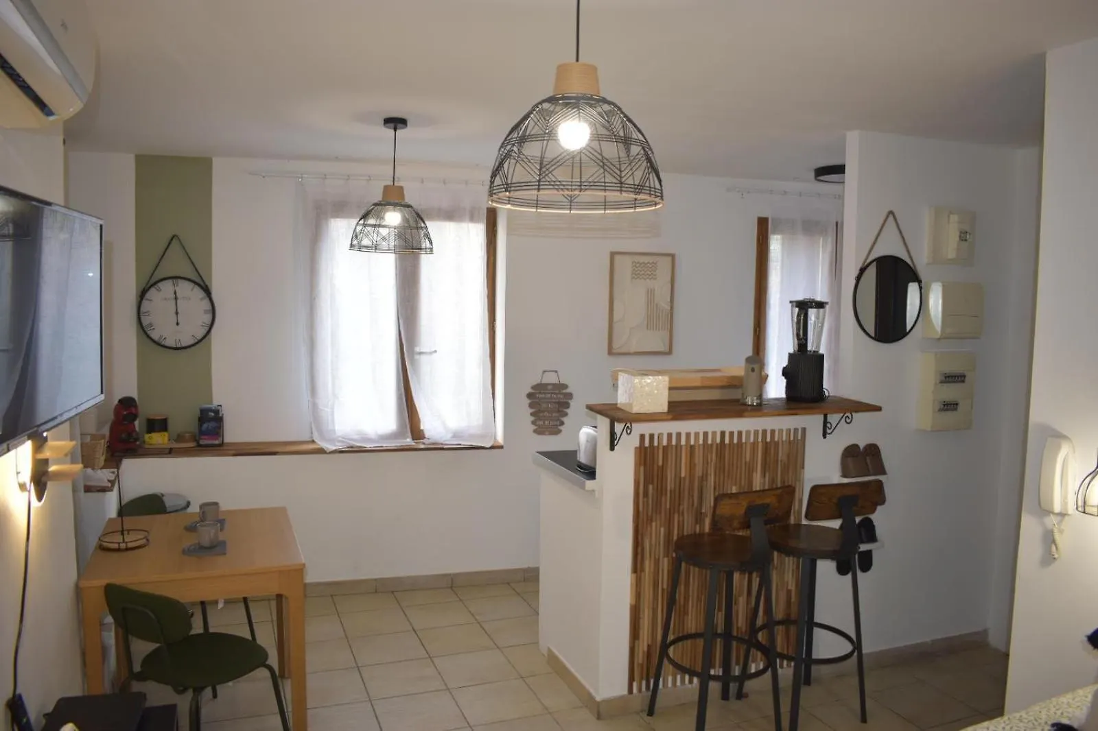 Home Lysea Marseilles